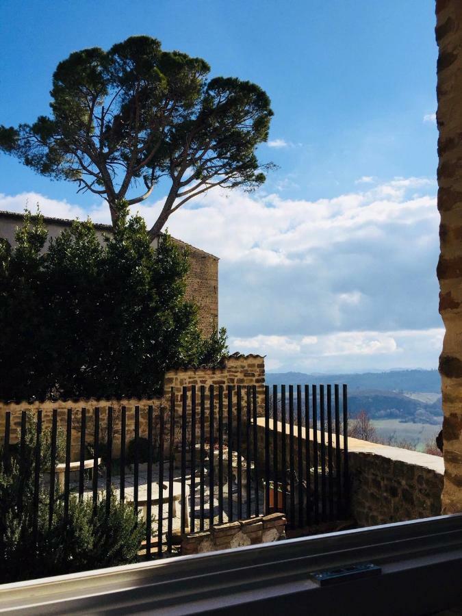 Est Locanda San Ginesio Luaran gambar