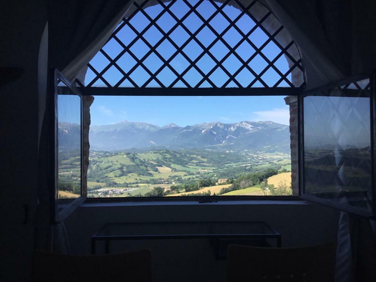 Est Locanda San Ginesio Luaran gambar