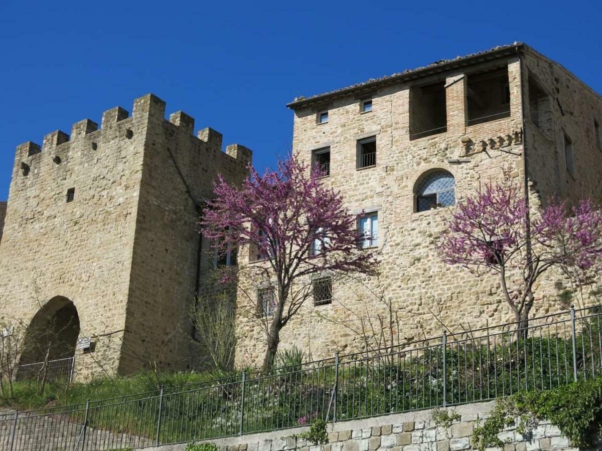 Est Locanda San Ginesio Luaran gambar